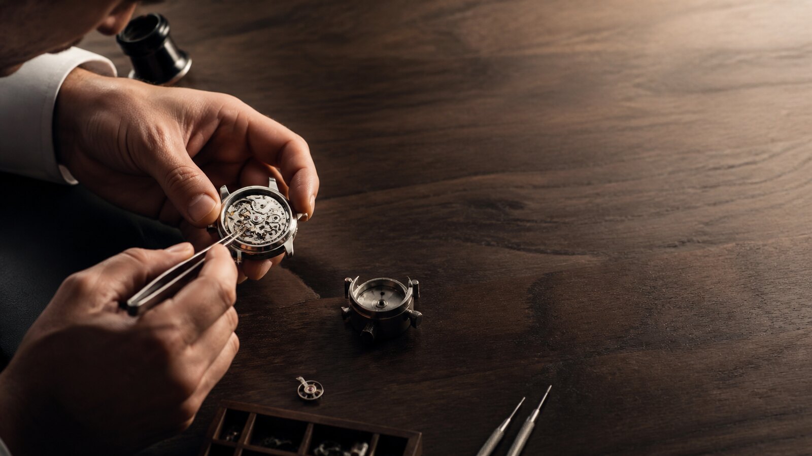 Watchmaker at the Vittra atelier